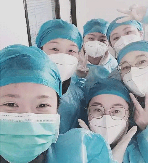 3慈銘體檢美麗的醫(yī)護人員合影.png 3慈銘體檢美麗的醫(yī)護人員合影.png